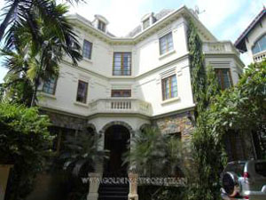 Spacious villa for rent in Westlake, To Ngoc Van street, Hanoi