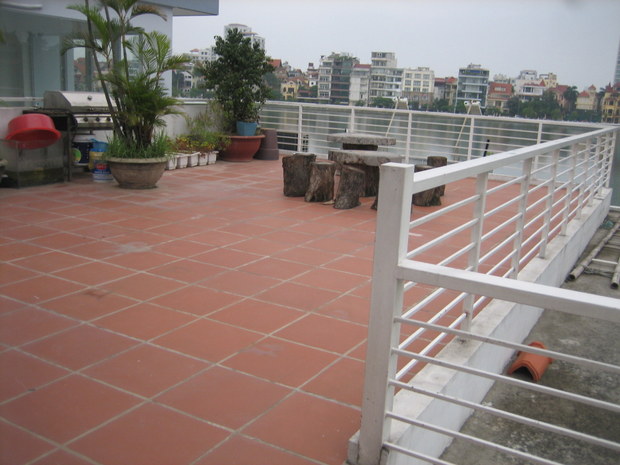 Large terrace lake view apartment 2bedrooms for rent in Nghi Tam, Tay Ho district