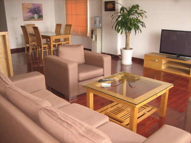 Apartment for rent in truc Bach Lake ba dinh