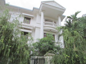 Hanoi ciputra 4 bedroom villa for rent in C5 block with backyard