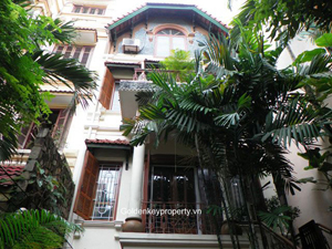 House in To Ngoc Van Tay Ho, 4 bedroom and swimming pool