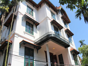 House on To Ngoc Van street with yard and 4 bedrooms