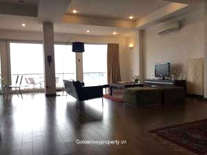 Lakeview 3 bedrooms apartment in Xuan Dieu Tay Ho, Hanoi for rent