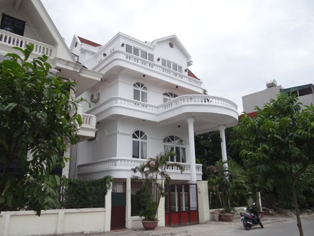 A Rental house in Tu Hoa street, Tay Ho Hanoi with big terrace and lake view