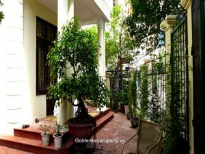 Free standing house in To Ngoc Van street, Tay Ho Hanoi