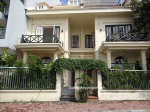 Lake view, 5 bedroom Tay Ho villa rental in Xuan Dieu, Hanoi