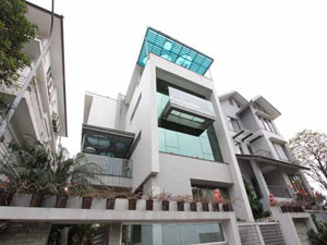 Modern Villa For Rent 5 beds and elevator in Tay Ho, near Ciputra