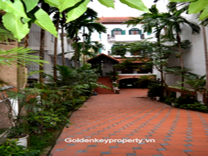 To Ngoc Van street, Tay Ho villa 4 beds, large outdoor space  