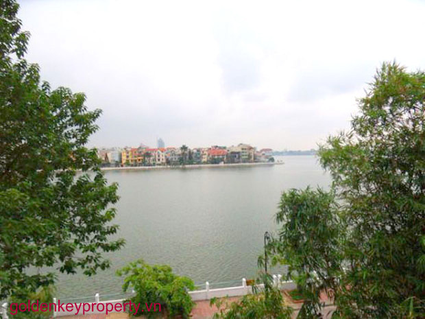 Lake view apartment for rent in Westlake Hanoi, 3 bedrooms apartment rental in Quang An street