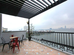 Lake view serviced apartment to lease on Xuan Dieu street