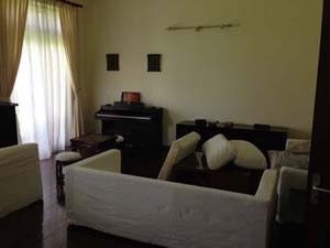 Apartment 2 beds with lake view for rent on Xuan Dieu Street