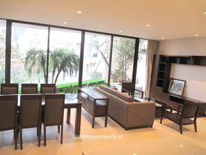 Lake view, like-new apartment in Tay Ho rental near Hanoi Club