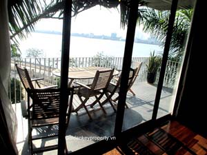 Lake view Xom Chua apartment topfloor, 4 beds rental in Tay Ho