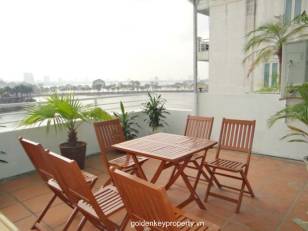 3 bedroom Penthouse for Rent on Tran Vu, nice terrace, lake view and furnished