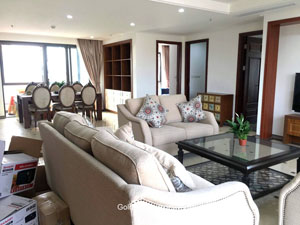 Apartment 4 bedrooms for rent on Pham Hong Thai street