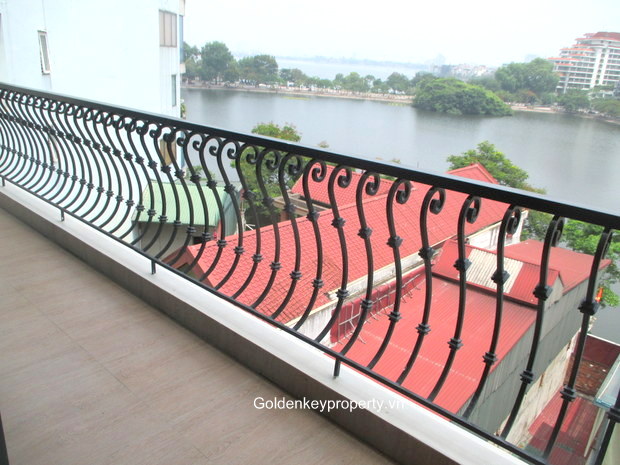 High quality 3 bedroom apartment in Hanoi, huge lounge, lake view