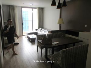 Apartment in Vinhomes Nguyen Chi Thanh, 2 beds on high floor