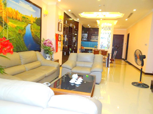 Apartment in Royal City Hanoi, nice furnished, 3 beds and balcony