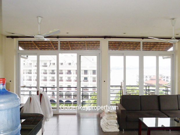 Lake view apartment for rent in Nghi Tam, Tay Ho Dist, Hanoi