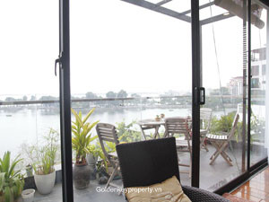 Apartment 3 bedrooms view to Truc Bach lake for rent 