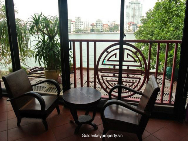 2 bedroom apartment in Westlake Hanoi, lake view and fully furnished 