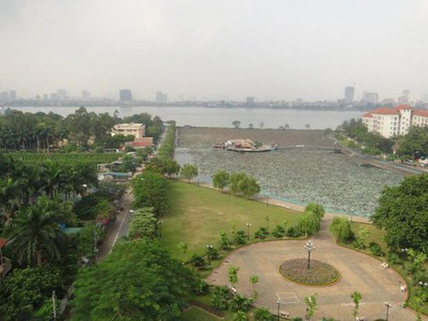 Penthouse, lake view apartment 3bedrooms for rent in To Ngoc Van street, Hanoi