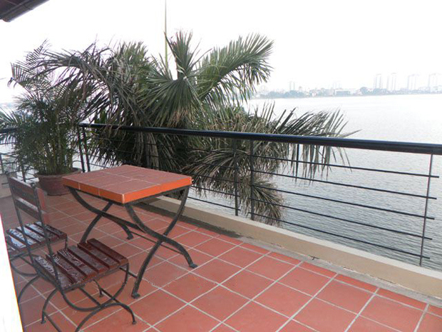 Apartment for rent in Westlake Hanoi, large balcony, nice view apartment in Tay Ho