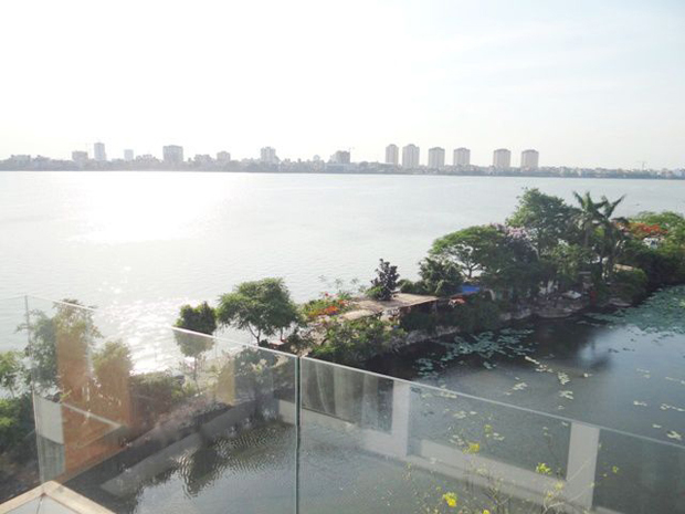 Lake view apartment for rent in Westlake, Quang Khanh street, Hanoi