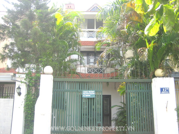 Rental House with lake side, garden in Tay Ho, Nghi Tam, Hanoi