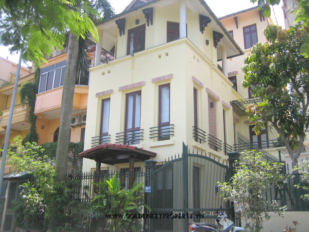 A Beautiful Lake side house for rent in Tu Hoa street, Tay Ho Hanoi