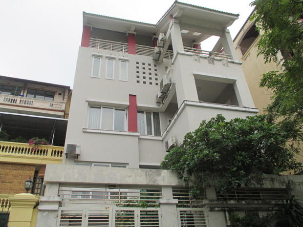 Quality house nice terrace with lake view for lease in Tay Ho, Hanoi