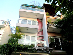 Nghi Tam house, modern style Westlake view for rent