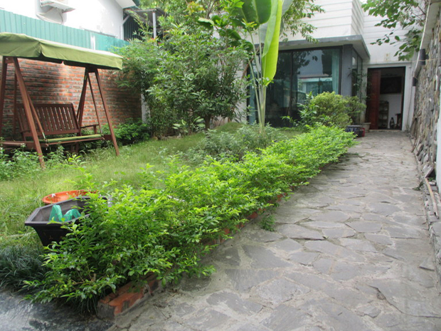 One floor,  beautiful garden house for rent in Tay Ho Hanoi