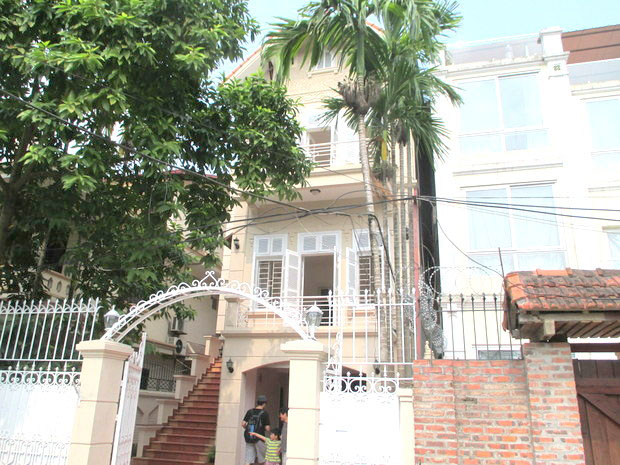 Two courtyards and new renovate house for rent in westlake Hanoi, Tay Ho street