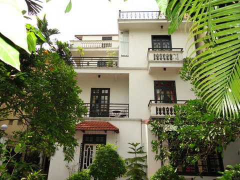 Large courtyard garden House for rent in Hanoi