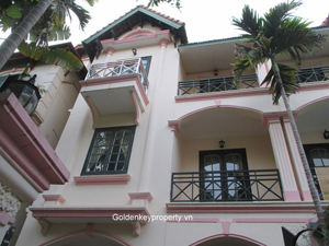 Furnished 4 beds house for rent, courtyard on To Ngoc Van street