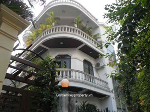 Stylish house in Tay Ho for rent with nice balcony and terrace