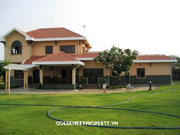 Biệt thự Tây Hồ cho thuê, sân vườn rộng, view nhìn ra Hồ Tây